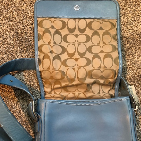 Coach - Picture 3 of 7